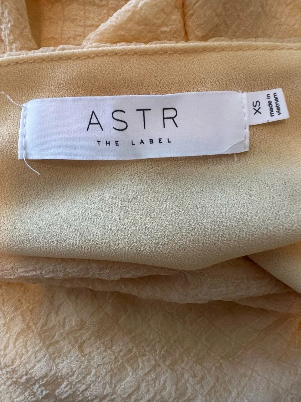 Astr Soft Yellow V-Neck Puff Sleeve Blouse